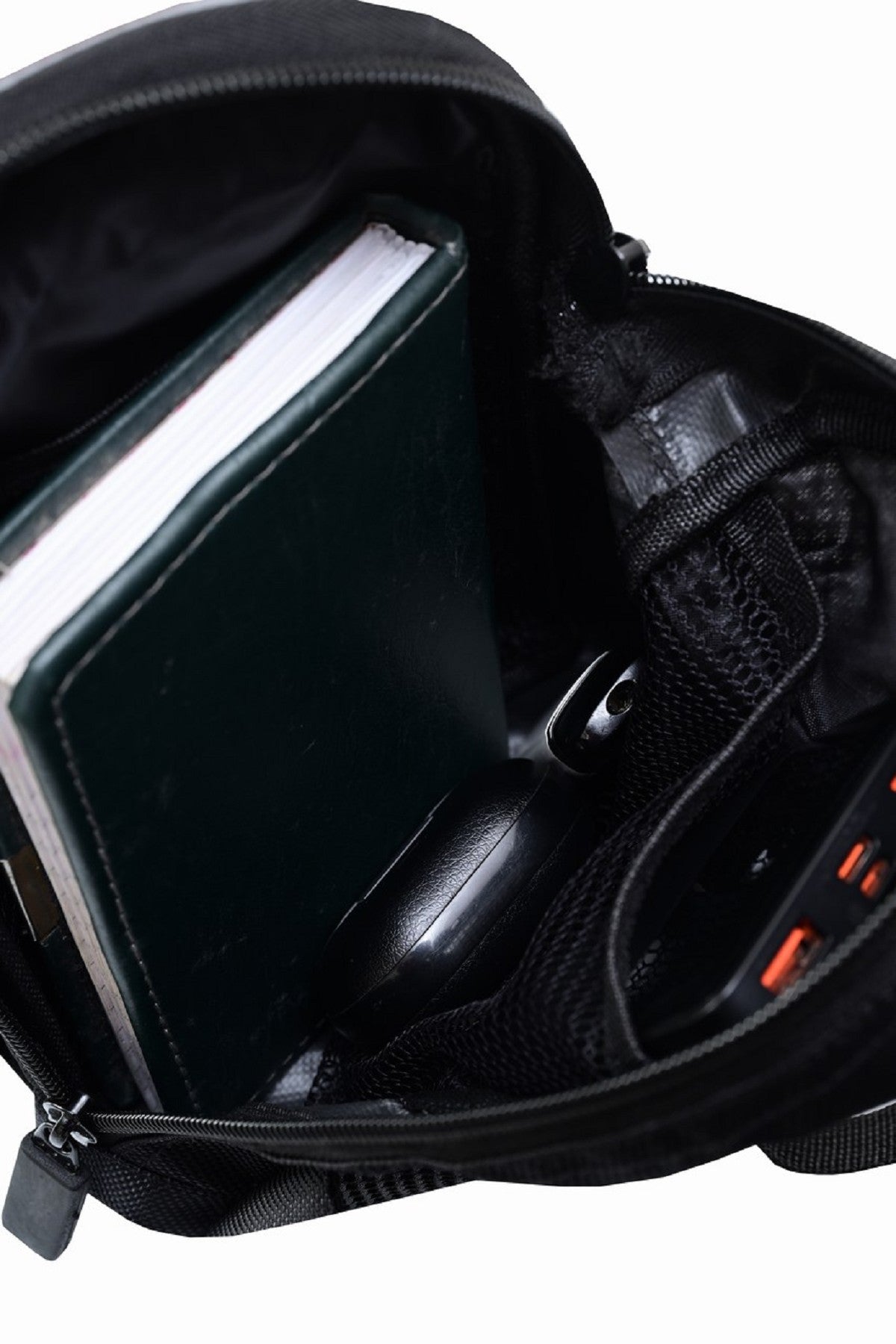 Leg bag, cell phone pack with 2 liter capacity