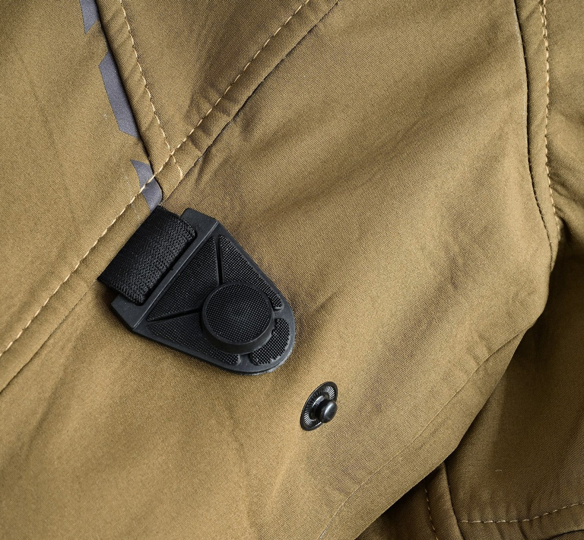 REF:KARAKARUM BEIGE CAMELLOCHAQUETA DE MOTO UNISEX EN TEJIDO SOFTSHELL, NEOPRENO IMPERMEABLE, TÉRMICO Y PROTECTORES C.E.